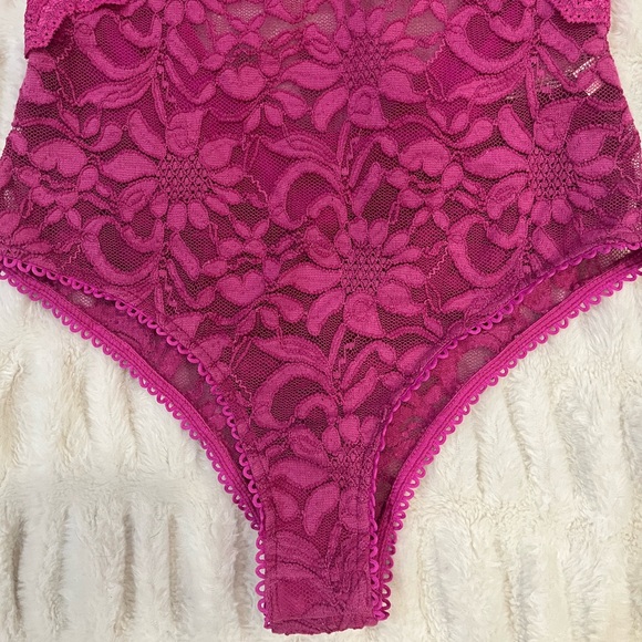 Free People FUCHSIA FIZZ Speed Date Lace Bodysuit, US Small NWT - Picture 8 of 10